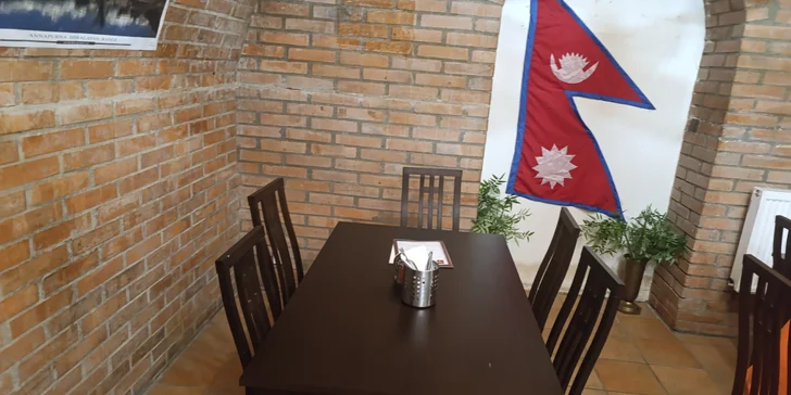 Menu z indických specialit pro dva: předkrm či polévka, kuřecí nebo vege hlavní chod a dezert