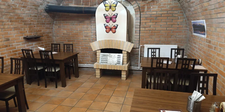 Menu z indických specialit pro dva: předkrm či polévka, kuřecí nebo vege hlavní chod a dezert