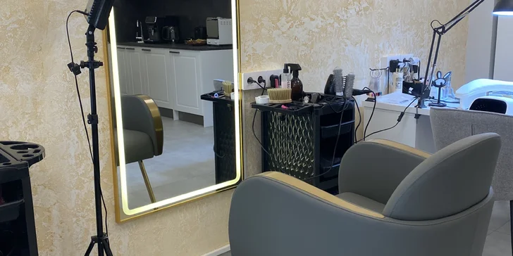 Dámský střih pro všechny délky vlasů vč. stylingu i s maskou pro hloubkovou rekonstrukci vlasů