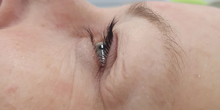Kosmetické ošetření na míru vaší pleti, laminace obočí nebo lifting řas