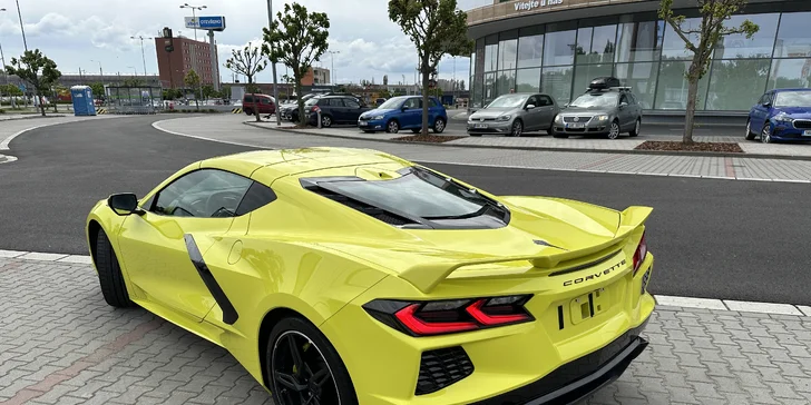 Žluté žihadlo Chevrolet Corvette C8: spolujízda i řízení v délce 15–60 min.