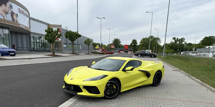 Žluté žihadlo Chevrolet Corvette C8: spolujízda i řízení v délce 15–60 min.