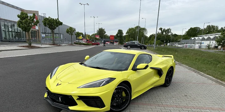 Žluté žihadlo Chevrolet Corvette C8: spolujízda i řízení v délce 15–60 min.