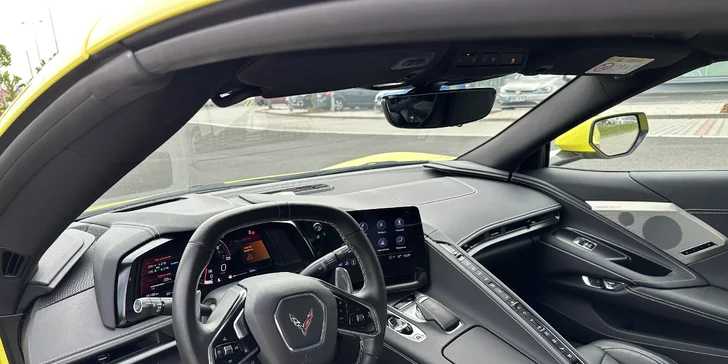 Žluté žihadlo Chevrolet Corvette C8: spolujízda i řízení v délce 15–60 min.