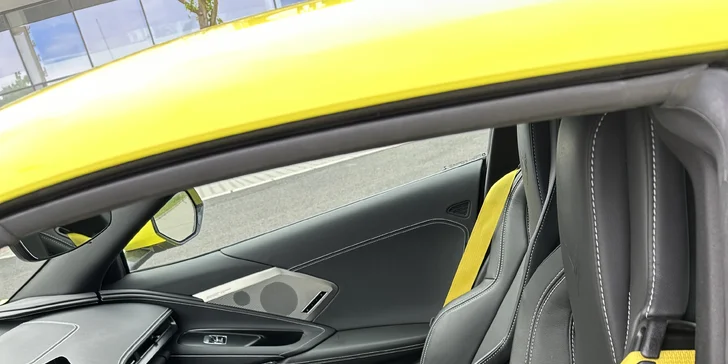 Žluté žihadlo Chevrolet Corvette C8: spolujízda i řízení v délce 15–60 min.