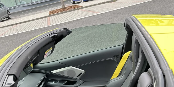 Žluté žihadlo Chevrolet Corvette C8: spolujízda i řízení v délce 15–60 min.