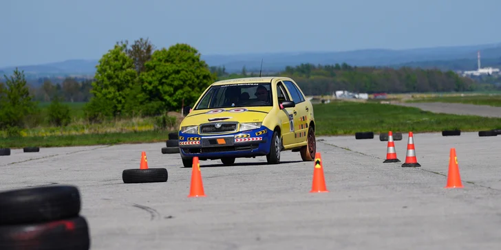Zážitky za volantem: kurzy smyku a bezpečného driftování u Příbrami
