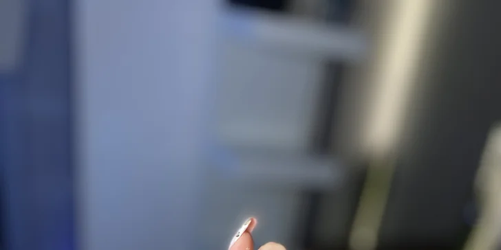 Krásně pěstěné ruce a nohy: manikúra vč. P-shine, gel laku, gelové nehty či pedikúra