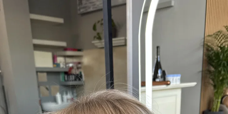 Nový sestřih nebo barva pro všechny délky vlasů v moderním salonu