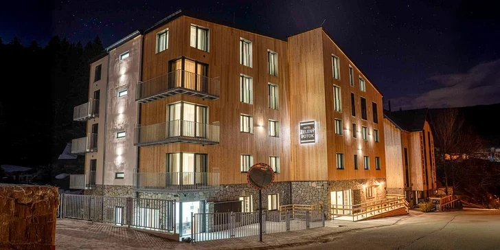 Pobyt v Peci pod Sněžkou: designový 4* hotel se snídaní a lahví vína