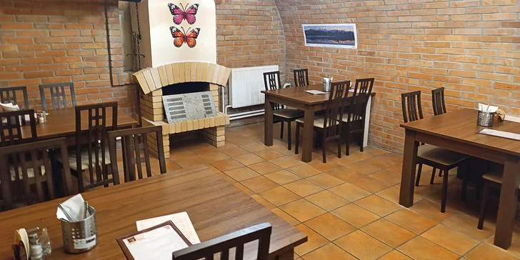 Menu z indických specialit pro dva: předkrm či polévka, kuřecí nebo vege hlavní chod a dezert