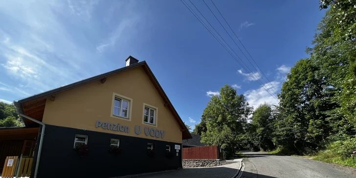 Pohodová dovolená nejen pro rybáře: penzion u nádrže Slezská Harta, grilování i lodičky