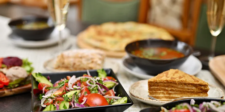 Gruzie na talíři: pětichodové degustační menu pro 2 osoby v nově otevřeném podniku