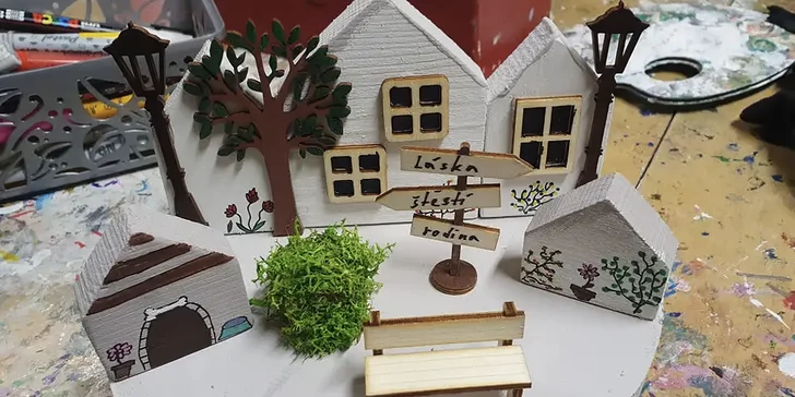 Večer s kreativním tvořením: workshop malování dřevěných domečků pro 1 i 2 osoby