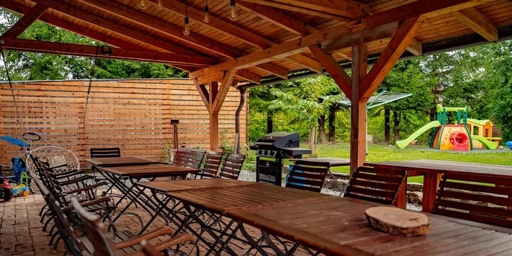 Apartmán nebo pokoj na farmě na západním Slovensku: zvířata, privátní wellness a snídaně