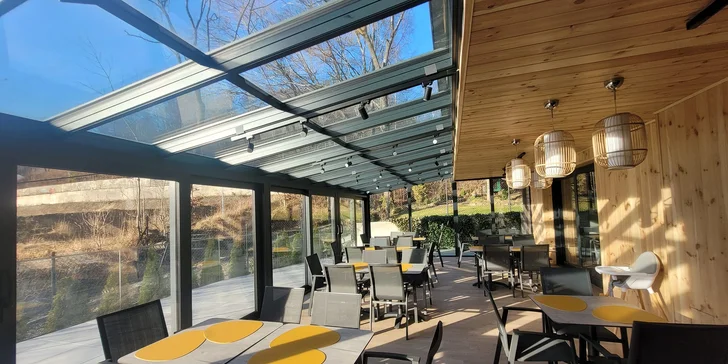 Dovolená ve Slezských Beskydech: moderní aparthotel se snídaní, vstup do saunaria