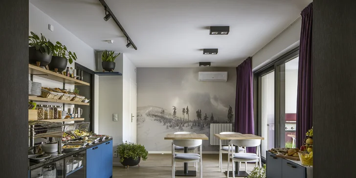 Dovolená ve Slezských Beskydech: moderní aparthotel se snídaní, vstup do saunaria