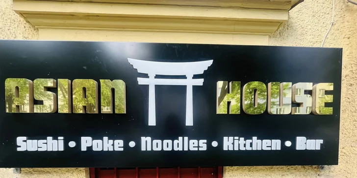 Pestré sushi sety ve Vršovicích: 12 nebo až 71 kousků i s polévkou a salátem wakame