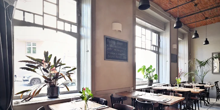 Italské degustační menu se steakem z tuňáka či telete i s lahví vína pro 2 osoby