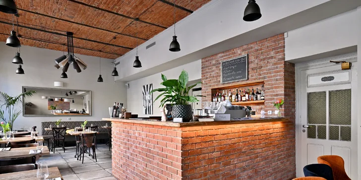 Italské degustační menu se steakem z tuňáka či telete i s lahví vína pro 2 osoby