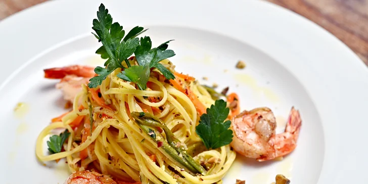 Italské degustační menu se steakem z tuňáka či telete i s lahví vína pro 2 osoby