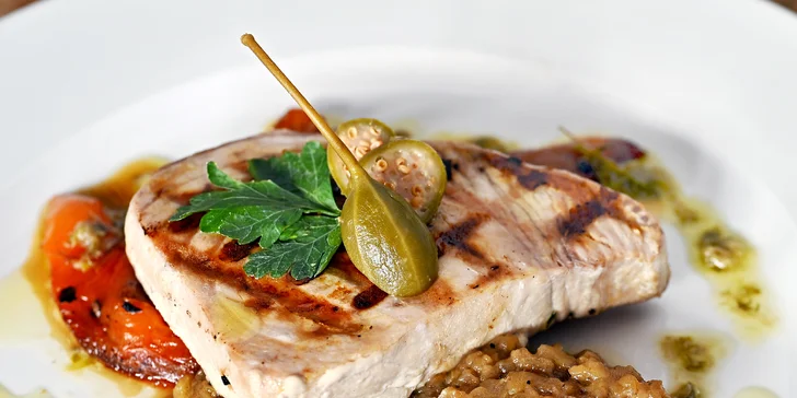 Italské degustační menu se steakem z tuňáka či telete i s lahví vína pro 2 osoby