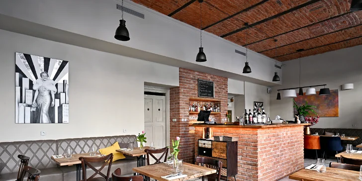 Italské degustační menu se steakem z tuňáka či telete i s lahví vína pro 2 osoby