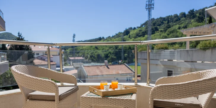 Dovolená v Černé Hoře: apartmány s venkovním bazénem 200 m od pláže