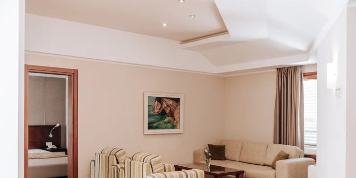 Dovolená v Černé Hoře: apartmány s venkovním bazénem 200 m od pláže