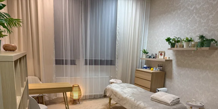 Ženské léčivé masáže na 60-90 min pro hormonální rovnováhu, úlevu při menstruaci, v těhotenství aj.