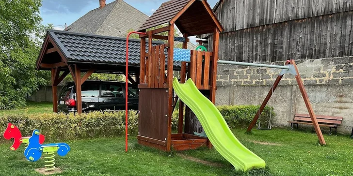 Za turistikou k Bešeňové: útulný hotel se zahradou a dětským hřištěm i hernou, snídaně či polopenze