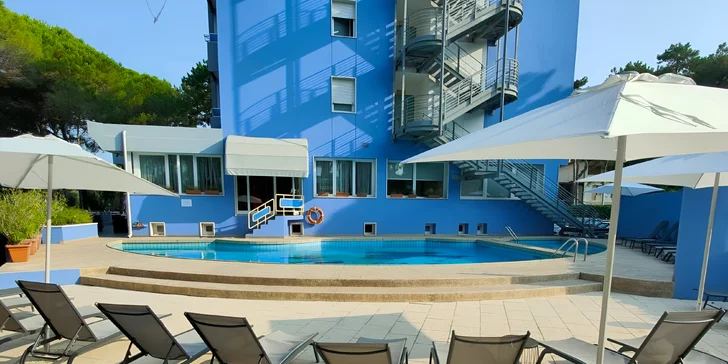 Rodinný pobyt v italském Bibione: 4* hotel vč. snídaní, hotelového bazénu a půjčení kol, 500 m od pláže