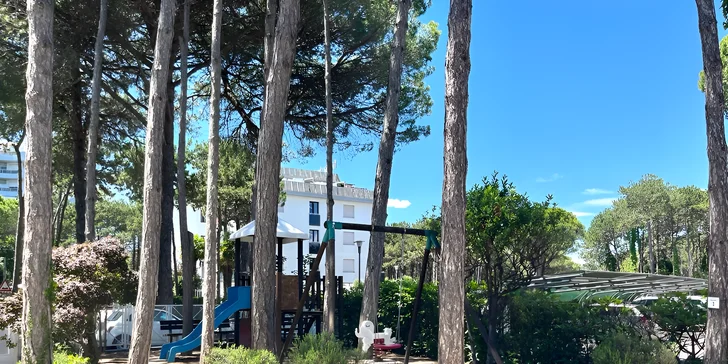 Rodinný pobyt v italském Bibione: 4* hotel vč. snídaní, hotelového bazénu a půjčení kol, 500 m od pláže