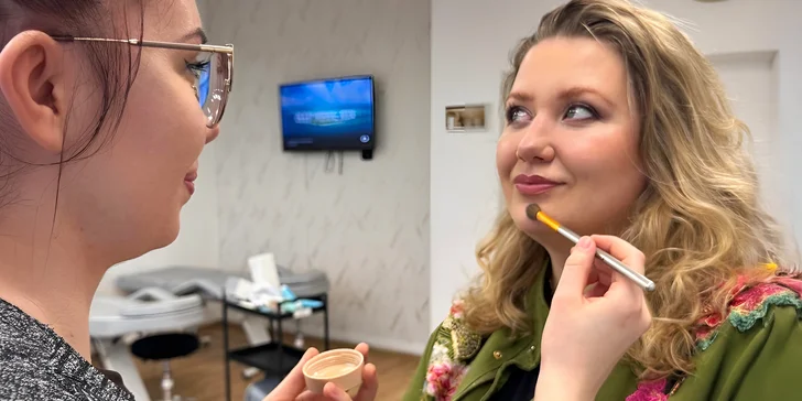 Kurz prodlužování řas či líčení vč. marketingu a certifikace k podnikání