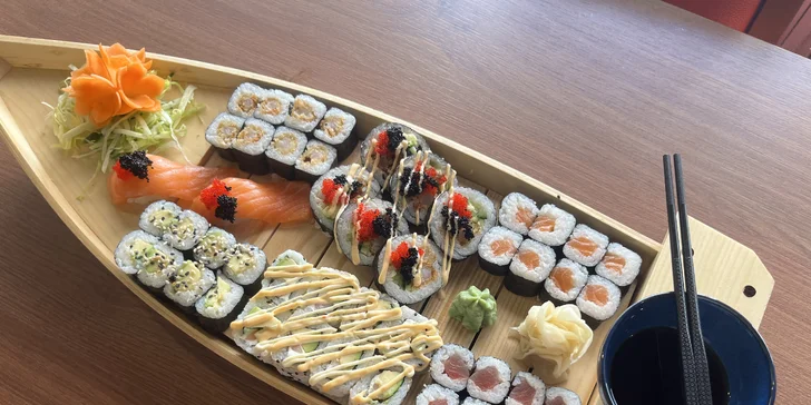 Sushi sety v restauraci YOMY sushi: maki i nigiri s lososem, tuňákem či krevetami, 24–62 ks