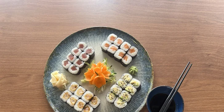 Sushi sety v restauraci YOMY sushi: maki i nigiri s lososem, tuňákem či krevetami, 24–62 ks