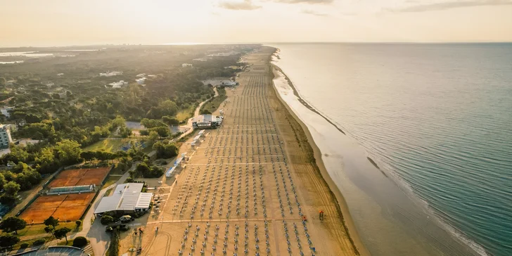 Rodinný pobyt v italském Bibione: 4* hotel vč. snídaní, hotelového bazénu a půjčení kol, 500 m od pláže