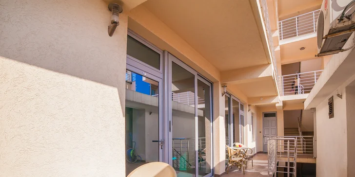 Černá Hora - Sveti Stefan: plně vybavené apartmány až pro 6 osob jen kousek od moře