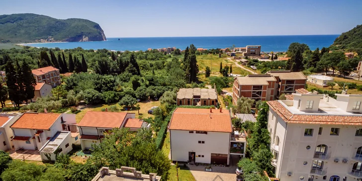 Dovolená v Černé Hoře: vybavené apartmány kousek od moře až pro 5 osob