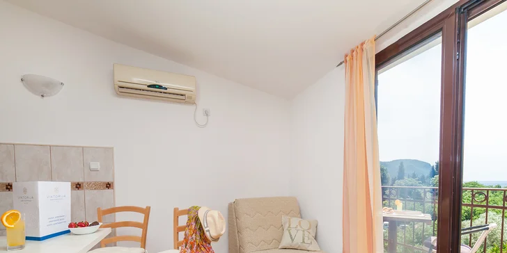 Dovolená v Černé Hoře: vybavené apartmány kousek od moře až pro 5 osob