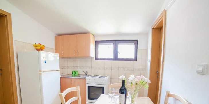 Dovolená v Černé Hoře: vybavené apartmány kousek od moře až pro 5 osob