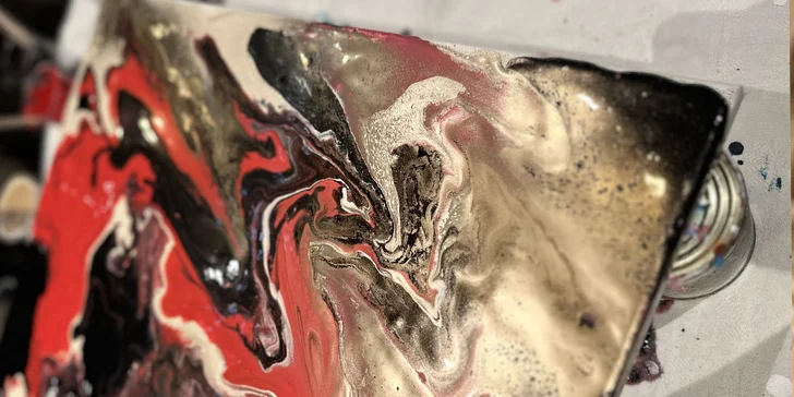 Zážitkové malování obrazů pro 1 i 2 osoby: metoda fluid art, epoxidová pryskyřice i alkoholové inkousty
