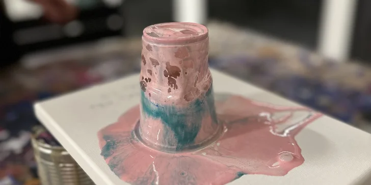 Zážitkové malování obrazů pro 1 i 2 osoby: metoda fluid art, epoxidová pryskyřice i alkoholové inkousty