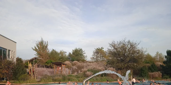 Celodenní vstupné pro děti i dospělé do vodního světa Tropical Islands v Německu