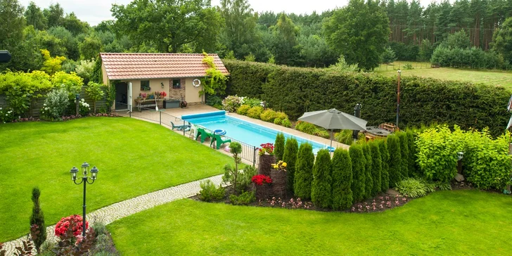 Rodinný pobyt na Baltu v Kolobřehu: apartmány vč. sauny a bazénu, dětské hřiště i společná zahrada, 700 m od pláže