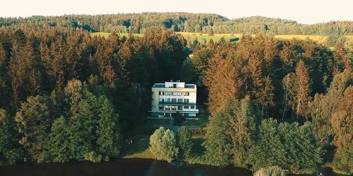 Relaxační pobyt v hotelu v jižních Čechách: vegetariánská strava, křišťálová či vibrační terapie i kreativní tvoření