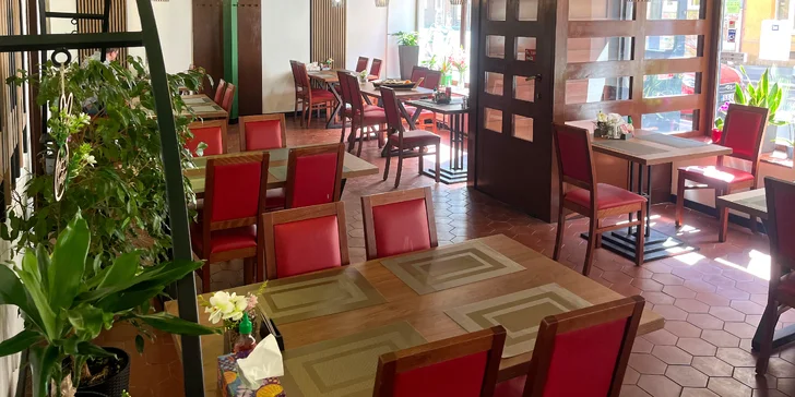 Sushi sety v restauraci YOMY sushi: maki i nigiri s lososem, tuňákem či krevetami, 24–62 ks