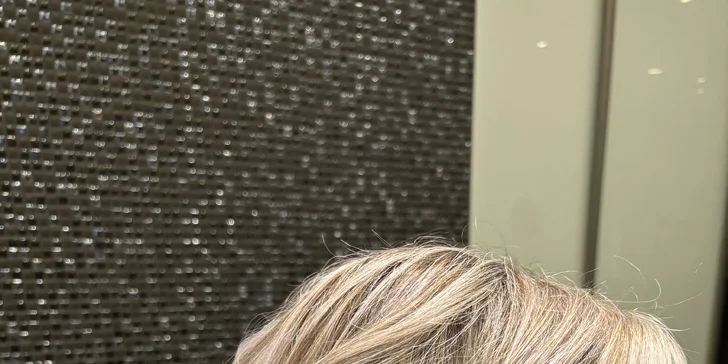 Kadeřnický servis pro všechny délky vlasů: střih, melír a styling v salonu v Opavě