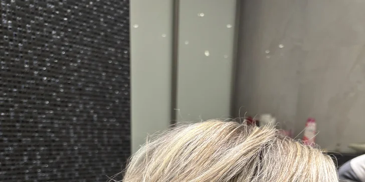 Kadeřnický servis pro všechny délky vlasů: střih, melír a styling v salonu v Opavě