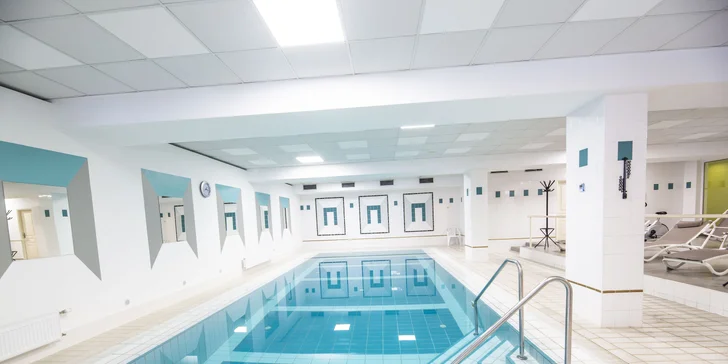 Pobyt ve 4* hotelu v Mariánských Lázních: jídlo, vyhřívaný bazén i wellness procedury